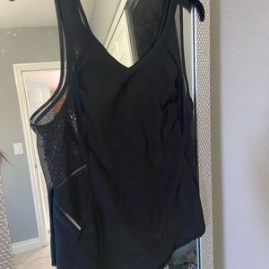 Lululemon Women black sports tank top